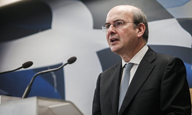 Κωστής Χατζηδάκης: «350.000 άνεργοι βρήκαν δουλειά»