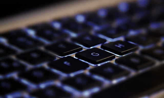 Θεσσαλονίκη: Αποσπούσαν τραπεζικούς κωδικούς και άδειαζαν τους λογαριασμούς – «Σήκωσαν» 33.000 ευρώ