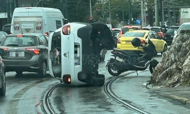 Όχημα ντεραπάρισε στην Καλλιρόης