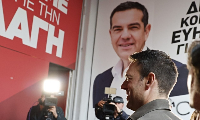 ΣΥΡΙΖΑ: Στη «σκιά» των αποχωρήσεων συνεδριάζει η Πολιτική Γραμματεία (εικόνες)