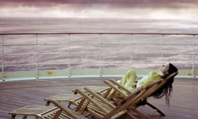 Poor Things - Έμα Στόουν