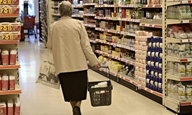 Επιστρέφει το καλάθι των Χριστουγέννων με τρόφιμα του εορταστικού τραπεζιού