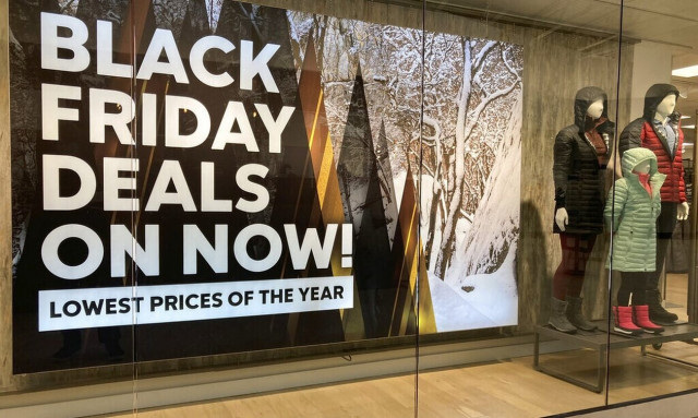Black Friday: Σήμερα η «Μαύρη Παρασκευή» με τις μεγάλες προσφορές στα καταστήματα