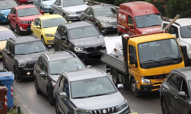 Κίνηση στους δρόμους: Προβλήματα στον Κηφισό από ακινητοποιημένο φορτηγό