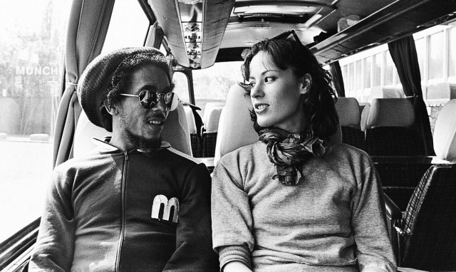 Η Κέιτ Σάιμον αποκαλύπτει ιστορίες πίσω από εμβληματικές φωτογραφίες του Μπομπ Μάρλεϊ