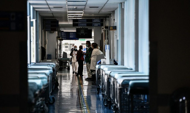 Ποιοι θα έχουν πλέον δωρεάν δημόσια ιατροφαρμακευτική περίθλαψη