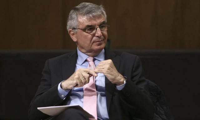 Viral το βίντεο δικηγόρου που ακολούθηε την... προτροπή Τσακλόγλου να γίνει ντελιβεράς