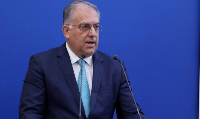 Τάκης Θεοδωρικάκος: «Είναι υπόθεση της κοινωνίας κάθε μέρα ο έμπρακτος σεβασμός στην γυναίκα»