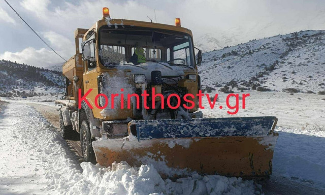 Κακοκαιρία Bettina: «Ντύθηκε» στα λευκά η ορεινή Κορινθία - Βγήκε η θάλασσα στη στεριά