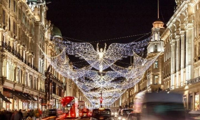 Αυτός είναι ο πιο εντυπωσιακός δρόμος της Ευρώπης τα φετινά Χριστούγεννα, σύμφωνα με το TikTok
