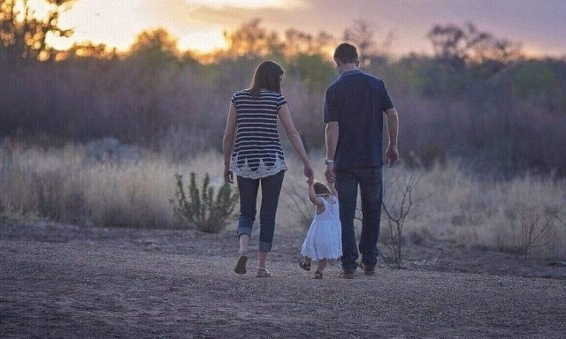 Επίδομα 780 ευρώ για 9 μήνες σε όλες τις νέες μητέρες - Πίνακας