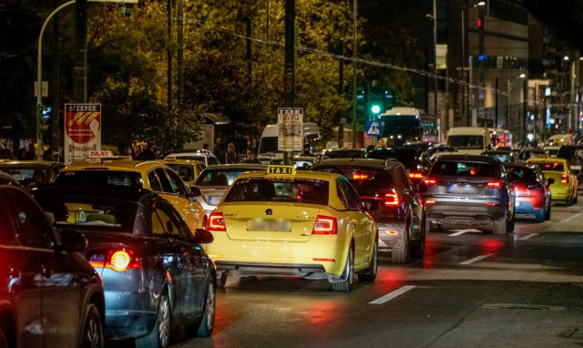 Κίνηση τώρα: Μποτιλιάρισμα σε Κηφισίας, Κηφισό και Αττική οδό - Πού αλλού υπάρχουν προβλήματα