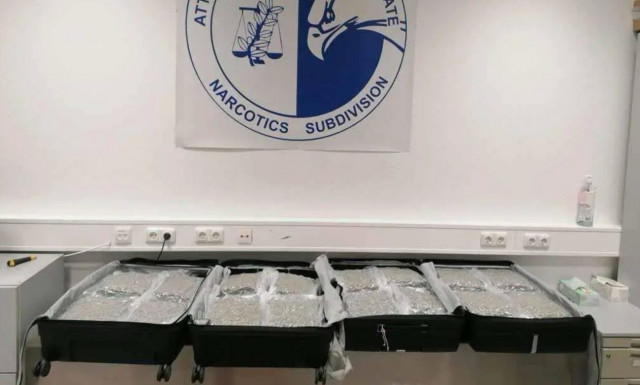 «Ελ. Βενιζέλος»: 61χρονη μετέφερε στις αποσκευές της 37 κιλά ακατέργαστης κάνναβης