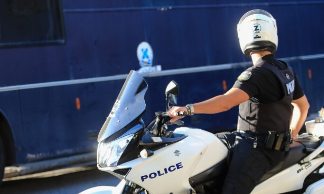 Αμπελόκηποι: 34χρονος εισέβαλε σε διαμέρισμα με μαχαίρι