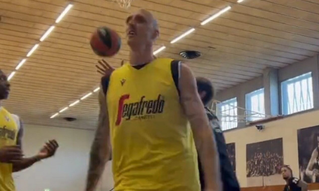 Ακίλε Πολονάρα: Συγκλονιστικό βίντεο από την επιστροφή στις προπονήσεις μετά τις χημειοθεραπείες