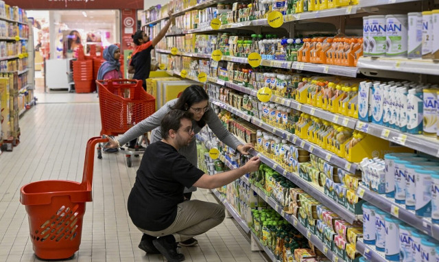 Ακρίβεια: Στην Τουρκία για βενζίνη, στη Βουλγαρία για ελαιόλαδο και στα Σκόπια για ψώνια