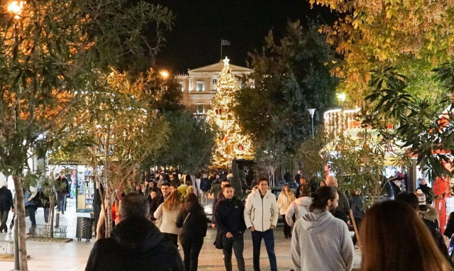 Εορταστικό ωράριο - Αρχίζει στις 12 Δεκεμβρίου: Πώς θα λειτουργήσουν τα καταστήματα τα Χριστούγεννα