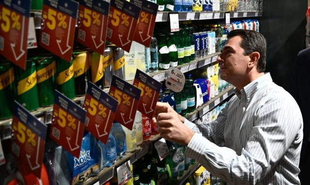 Skrekas: Prices of Christmas items 20-30 pct lower, on average