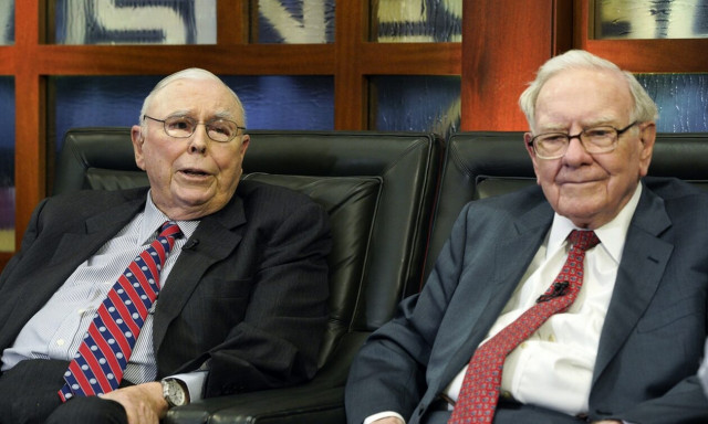 Τσάρλι Μάνγκερ: Πέθανε το «δεξί χέρι» του Μπάφετ - Ο δισεκατομμυριούχος «σοφός» των επενδύσεων