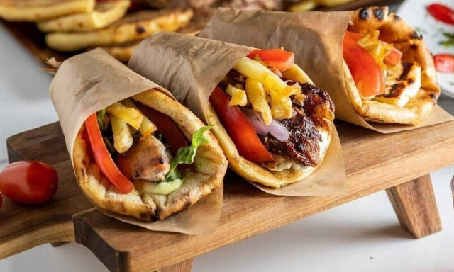 Ακρίβεια: Εκτοξεύεται η τιμή και στο σουβλάκι! - Στα 4 ευρώ η τιμή του