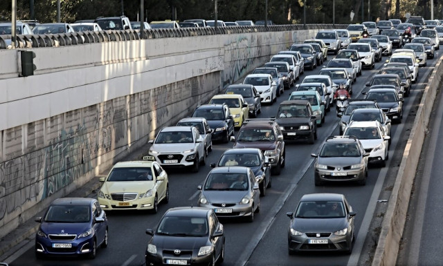 Κίνηση τώρα: Τροχαίο στη Λεωφόρο Κηφισίας – Πού υπάρχει μποτιλιάρισμα