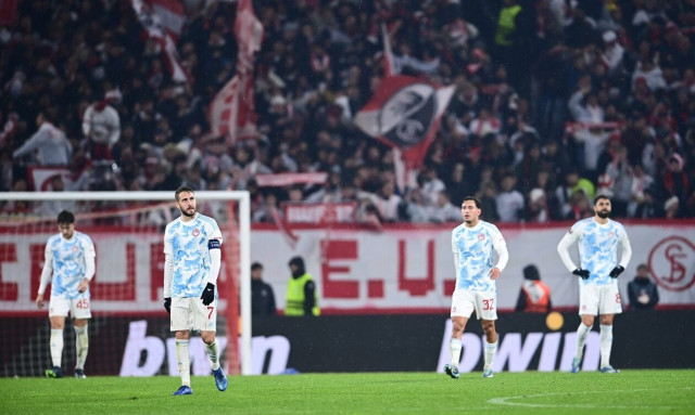 Europa League, Φράιμπουργκ - Ολυμπιακός 5-0: Του «διέλυσε» τις ελπίδες με πεντάρα (vids)