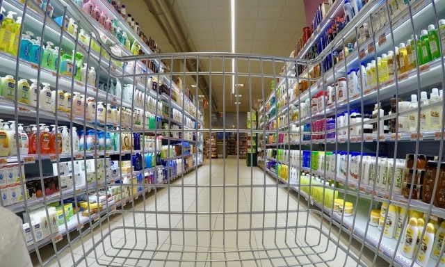 Ακρίβεια: Πόσες σακούλες με τρόφιμα γεμίζει μία οικογένεια με 50 ευρώ