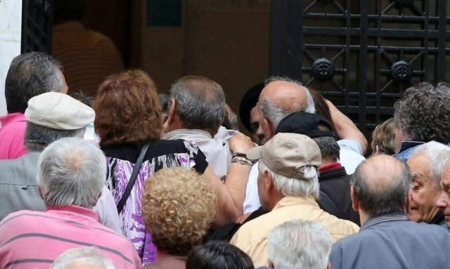 Ανατροπή με τις πληρωμές επιδομάτων από τον ΟΠΕΚΑ - Πότε θα καταβληθούν