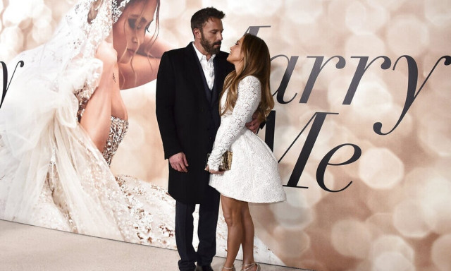 Tζένιφερ Λόπεζ-Μπεν Άφλεκ: Πιο ερωτευμένοι από ποτέ στο Λος Άντζελες - Τα φιλιά σε κοινή θέα