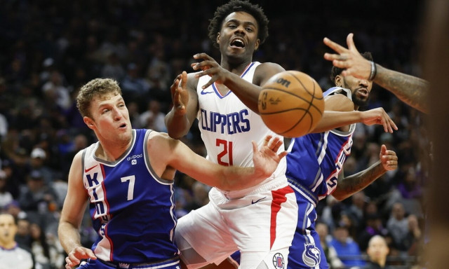 NBA: Ρεκόρ καριέρας ο Βεζένκοφ, «λύγισαν» οι Κινγκς από τους Κλίπερς (vids)