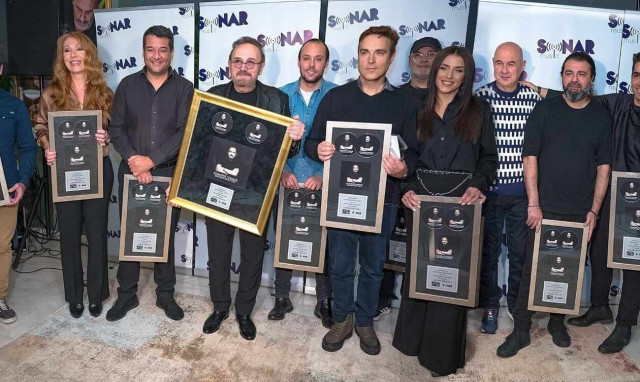 Σταμάτης Γονίδης: Λαμπερή βραδιά στην απονομή του πλατινένιου του δίσκου