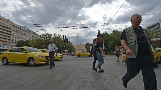 Ο καιρός: Αραιές νεφώσεις, τοπικές βροχές και αφρικανική σκόνη
