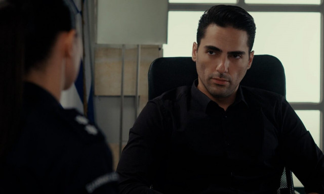 Η Γη της Ελιάς: Ο Κουράκος λέει στον Ορέστη όλη την αλήθεια για τη σχέση του με τη Δήμητρα