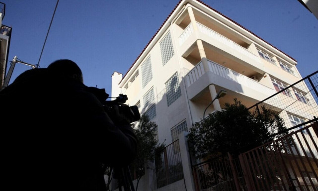 Πέραμα: Έτσι έπεσε η 14χρονη από τον 3ο όροφο - «Ακούσαμε ένα μπαμ» λέει συμμαθήτριά της