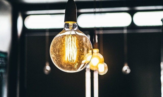 Νέα τιμολόγια ρεύματος: Τέσσερα διαφορετικά χρώματα στους λογαριασμούς - Τι συμφέρει