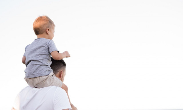 Επίδομα παιδιού Α21: Αυξήσεις από 1η Ιανουαρίου - Ο Χριστουγεννιάτικος μποναμάς των οικογενειών