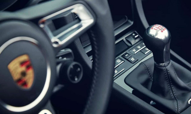 Πήγαν να κλέψουν μία Porsche και έγιναν ρεζίλι