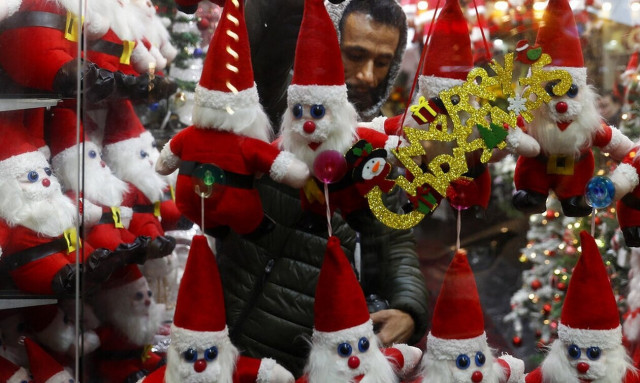 Γράμμα στον Αη-Βασίλη από τη Γάζα: «Φέτος μη φέρεις κούκλες και ποδήλατα, φέρε κουβέρτες και φαγητό»