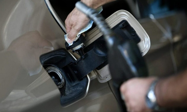 Καταγγελία για τη νοθεία στα πρατήρια καυσίμων: Πώς «ξεγελούν» την αντλία