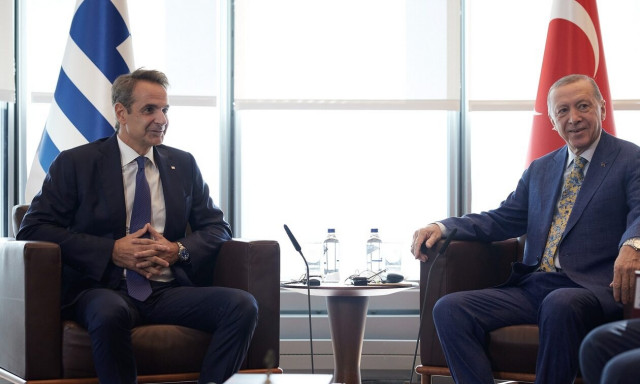 Ο Ερντογάν έρχεται με τρία αεροπλάνα στην Αθήνα - Φέρνει μαζί και τις... λιμουζίνες του