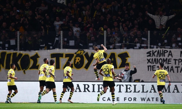 AEK: Το «…και πρωτάθλημα θα πάρουμε ξανά» του Μάνταλου και το ξέσπασμα στο γκολ του Βίντα (video)