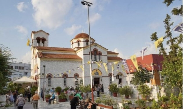 Δραπετσώνα: Αντιδράσεις για τον χριστουγεννιάτικο στολισμό