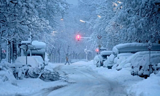 Στη δίνη του χιονιά η Γερμανία: Τέσσερις νεκροί από τη σφοδρή κακοκαιρία