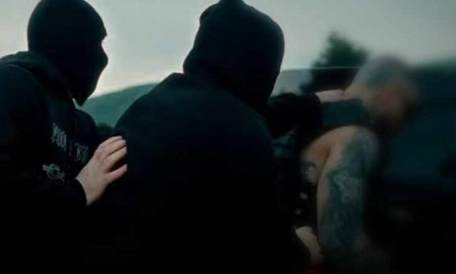 Don Leon: Δίωξη και για απόπειρα ανθρωποκτονίας στον τράπερ και τη συμμορία-Πυροβόλησαν αστυνομικούς