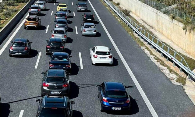 Τροχαίο ατύχημα στην Αττική Οδό: Καθυστερήσεις στο ρεύμα προς Αεροδρόμιο