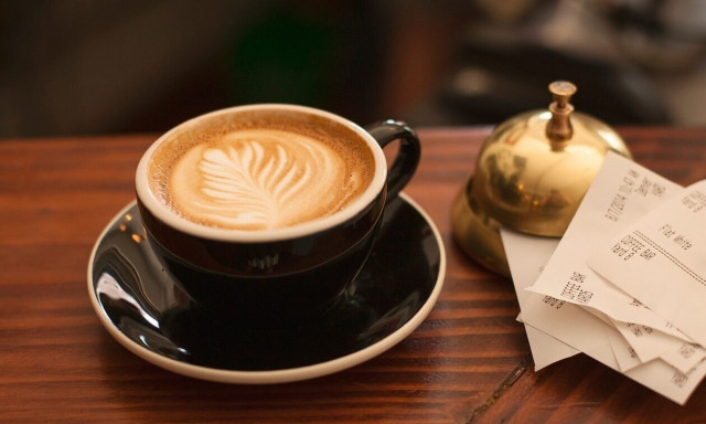 ΦΠΑ: Παράταση στο μειωμένο συντελεστή 13% σε μεταφορές και καφέ