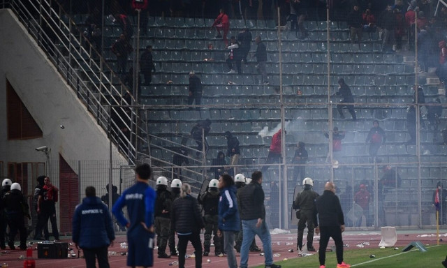 Super League: Σε απολογία ο Ολυμπιακός, κινδυνεύει με 2-4 αγωνιστές κεκλεισμένων