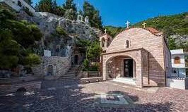 Πανηγυρίζει αύριο η Μονή του Οσίου Παταπίου