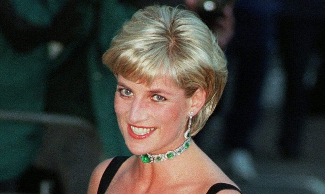 Πριγκίπισσα Νταϊάνα: Κυκλοφορεί ξανά το εμβληματικό λεοπάρ μαγιό της - Πόσο πωλείται