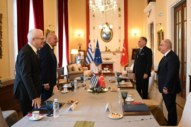 Συνάντηση του Νίκου Δένδια με τον ομόλογό του, Γιασάρ Γκιουλέρ